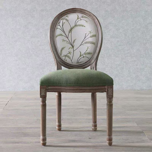 Chaise de salle à manger vintage française en bois massif, chaise à dossier ovale brodé, chaise d'appoint rustique vieillie pour B&B et restaurant - Product Image 1