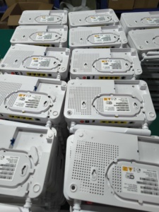 Módem Óptico GPON de Bajo Precio con Doble Banda de Frecuencia, Fibra Óptica, 4GE, 2USB, 2.4G, 5G, AC1200, WiFi5, Omci, Tr069 - Product Image 4
