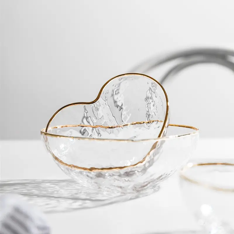 심장 모양 수제 샐러드 그릇 고품질 식탁 세트 가정용 새로운 디자인 럭셔리 투명 유리 플레이트