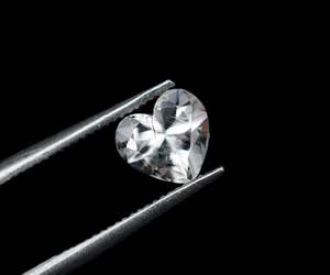 พลอยแซฟไฟร์สีเขียวธรรมชาติรูปหัวใจขนาด 0.51 กะรัต 5.2x5.6 มม. สำหรับแหวนแต่งงานและแหวนหมั้น |   โอเอ็ม เจ็มส์ - Product Image 5