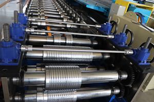 Russische Click-Clock-Faltdach maschine Wand verkleidung platte Anti-Aging-Wand verkleidung maschine - Product Image 4