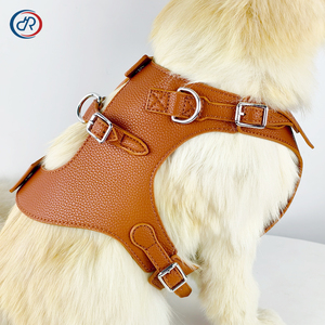 Harnais pour <span class=keywords><strong>chien</strong></span> OKKPETS en cuir PU de qualité supérieure, réglable, sans traction, avec boucles métalliques et anneaux en D pour toutes les tailles de chiens - Product Image 4