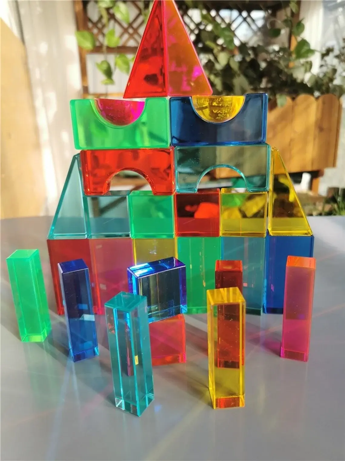カスタムアクリル半透明幾何学的なクリスタルビルディングブロッククリエイティブ28個アクリルブロックおもちゃセット子供用