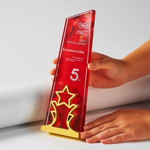 Trofeo di Lusso in Metallo con Cristalli <span class=keywords><strong>a</strong></span> Tema Equino |   <span class=keywords><strong>Regalo</strong></span> Aziendale di Alta Gamma per i Migliori Prestatori - Product Image 3