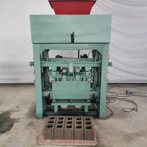 Mobiele semi-automatische hydraulische baksteenmachine met hoge productie-efficiëntie, aanpasbaar met diverse soorten mallen - Product Image 4