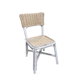 Chaise pour enfant en rotin durable faite à la main pour fête d'anniversaire, événement, siège en osier pour tout-petit, fournisseur de meubles pour enfants écologiques et naturels - Product Image 1