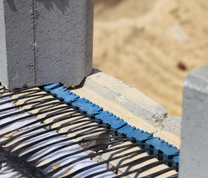 Nhựa một trục HDPE geogrid <span class=keywords><strong>UX</strong></span> 130kn/M để giữ lại hàng rào ứng dụng tường - Product Image 3