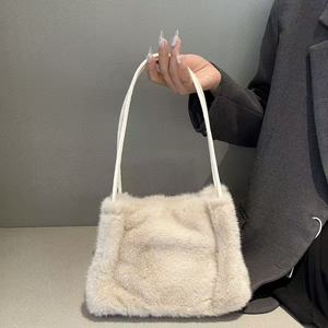 <span class=keywords><strong>Sac</strong></span> fourre-tout en <span class=keywords><strong>fausse</strong></span> <span class=keywords><strong>fourrure</strong></span> tendance pour femmes, texture douce, <span class=keywords><strong>bandoulière</strong></span> fine, élégant, pour le quotidien, les trajets, le shopping, les voyages, <span class=keywords><strong>sac</strong></span> à <span class=keywords><strong>bandoulière</strong></span> - Product Image 5