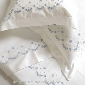 Juego de Ropa de Cama Bordada, Juego de Sábanas de Algodón, Fundas de Almohada Bordadas - Product Image 1