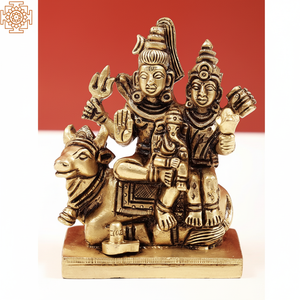 Escultura de latón de 4 pulgadas hecha a mano de Shiva Parivar con Nandi y Shiva Linga pequeña obra de arte elegante - Product Image 1