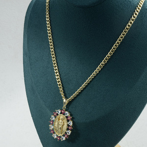 Collier en <span class=keywords><strong>or</strong></span> 14 carats avec pendentif <span class=keywords><strong>médaille</strong></span> Saint Jude Thaddeus en forme de cœur, <span class=keywords><strong>chaîne</strong></span> cubaine pour hommes et femmes - Product Image 6