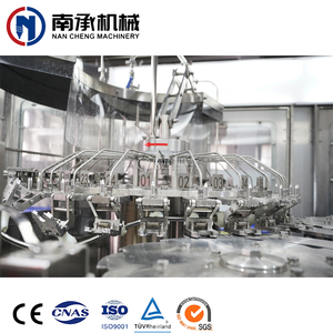 Línea de máquina de llenado y cierre de botellas de jugo de fruta de botellas de líquido de cabeza comercial pequeña completamente automática - Product Image 3