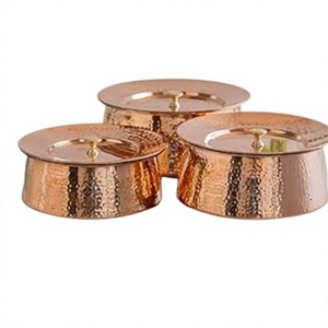 Casseroles en cuivre de qualité supérieure Heritage avec un design classique, construction durable, diamètre 58 cm, inclut des gants de cuisine pour une utilisation en hôtel et en restaurant - Product Image 1