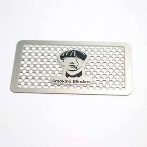Logo gravé personnalisé carte <span class=keywords><strong>de</strong></span> crédit taille meuleuse en métal carte en acier inoxydable accessoires pour fumer - Product Image 1