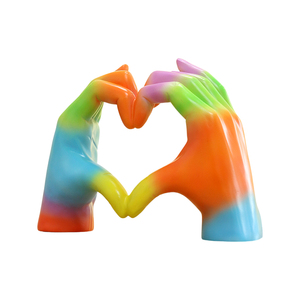 Coeur <span class=keywords><strong>arc</strong></span>-<span class=keywords><strong>en</strong></span>-<span class=keywords><strong>ciel</strong></span> personnalisé de style nordique ornement de main Figurine coeur <span class=keywords><strong>arc</strong></span>-<span class=keywords><strong>en</strong></span>-<span class=keywords><strong>ciel</strong></span> <span class=keywords><strong>en</strong></span> résine pour la décoration de la maison - Product Image 2
