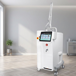 Nouvelle machine de découpe au laser fractionné au CO2 à tube RF 10600 nm pour le rajeunissement vaginal et l'élimination des cicatrices - Product Image 1