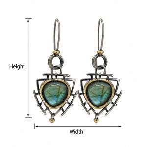 Orecchini a Forma di Lucchetto Triangolare per Donne, Stile Geometrico Vintage, Accessori per Orecchie da Indossare Quotidianamente - Product Image 5