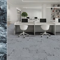 Dalles de moquette commerciales modernes 100 % nylon tuftées, avec support en PVC antidérapant, résistantes à l'eau et écologiques, pour la maison, le bureau et les salles à manger