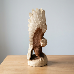 Sculpture d'aigle en bois faite à la main, figurine sculptée, décoration animale traditionnelle pour la décoration de la maison - Product Image 1