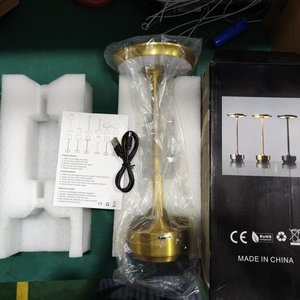 โคมไฟตั้งโต๊ะ LED ไร้สายขนาด5200มิลลิแอมป์ยูเอสบีชนิด C อลูมิเนียมตั้งโต๊ะแบบพกพาไฟหรี่สัมผัสแบบไร้สายชาร์จไฟได้ - Product Image 6