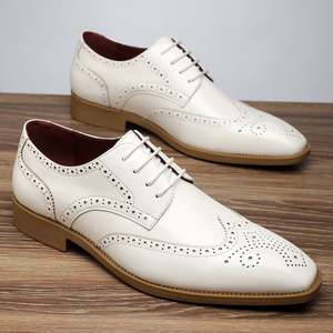 1 1 Nuevos zapatos de cuero para hombre, zapatos de cuero informales formales de negocios, estilo británico retro y de moda, zapatos de cuero versátiles - Product Image 1