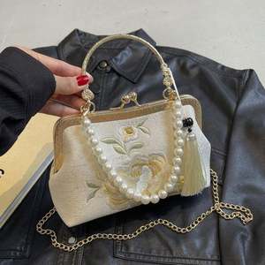 Bolsos de Mano de Lujo para Mujer con Flores Bordadas de Perlas para Graduación 2025, Bolsos de Noche para Boda, Estilo Chino, Bolso de Mano Brillante - Product Image 4