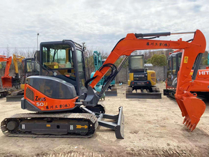 Excavadora de cadenas Hitachi ZX 50U naranja y negra, maquinaria hidráulica para construcción - Product Image 3