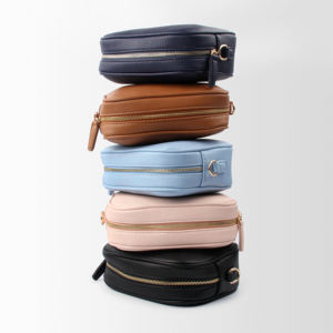Sac à bandoulière mini décontracté pour femme en cuir végétalien PU avec logo personnalisé BSCI et fermeture éclair - Product Image 4