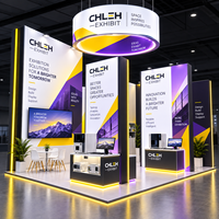 Conception de stand d'exposition personnalisé |   Boîte à lumière LED suspendue, Piliers de présentation hauts, Support modulaire à assemblage rapide pour CES 2027