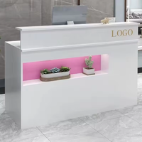 Comptoir de caisse moderne en bois avec éclairage LED et design panneau pour salon de coiffure, magasin de vêtements et supermarché - Bureau d'accueil personnalisable