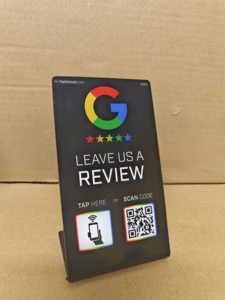 Expositor de PVC Impermeable para Tarjetas de Visita con Diseño Personalizado para Tarjetas de Reseñas de Google, Instagram, Facebook, Tripadvisor y Trustpilot - Product Image 5