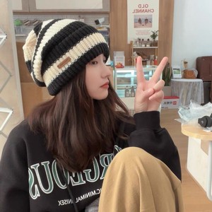 Gorro de Punto Personalizado al por Mayor, Gorro de Punto Jacquard a la Moda, Gorro de Invierno Cálido Unisex para Hombre y Mujer - Product Image 5