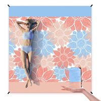 Tapis de plage pliant en polyester léger couverture de plage en plein air tapis de pique-nique résistant au sable pour le camping