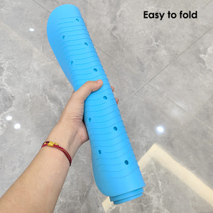 Tapis de bain antidérapant en silicone à séchage rapide et écologique avec trous de drainage et texture de massage douce pour salle de bain - Product Image 5