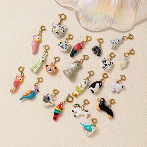 YIMEIL&Fashion Dijes <span class=keywords><strong>de</strong></span> Acero Inoxidable Chapados en Oro <span class=keywords><strong>de</strong></span> 18K con Diseños Pintados a Mano <span class=keywords><strong>de</strong></span> Loro, Gato y Unicornio, con Cierre <span class=keywords><strong>de</strong></span> Resorte - Product Image 4