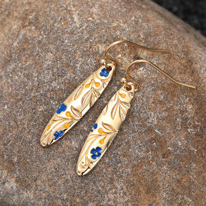 Pendientes Colgantes de Cerámica E3125, Chapados en Oro, con Diseño de Planta Vintage, Joyería de Moda para Mujer - Product Image 5