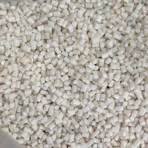 Gránulos de Resina PET Reciclada Blanca de Alta Calidad Sinopec Yizheng, Grado Botella, Materia Prima - Product Image 3