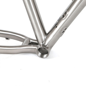 <span class=keywords><strong>Cuadro</strong></span> de Bicicleta de <span class=keywords><strong>Titanio</strong></span> de Alta Gama con Estilo Moderno y Pintura Ligera, <span class=keywords><strong>Cuadro</strong></span> de Bicicleta de <span class=keywords><strong>Titanio</strong></span> 29er a Precio de Fábrica - Product Image 3