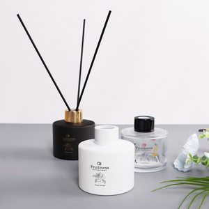 Round 100ml Matte Black and White Color Reed <strong>Diffuser</strong> Glass Bottle <strong>with</strong> Cap <strong>Sticks</strong> - Product Image 1