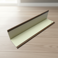 Panneau de protection d'angle structurel en WPC durable, stabilisé aux UV, supportant la charge, design moderne en L à angle droit pour salle à manger