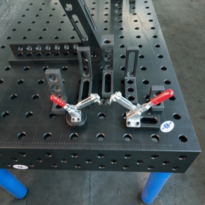 Banc de soudage 3D ultra-résistant : construction en fonte nitrurée avec fixations, gabarits et outils de serrage intégrés - Product Image 1