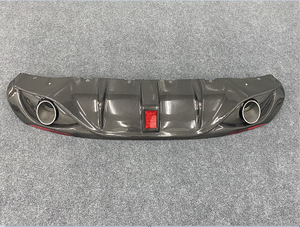 Difusor trasero de fibra de carbono de estilo más nuevo con lámpara para Romeo Alpha Giulia - Product Image 2