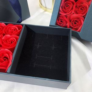 กล่องของขวัญดอกกุหลาบ Maxfree Jewelry พร้อมจี้รูปทรงสี่เหลี่ยม สร้อยข้อมือ แหวนฝาปิดรูปโลกและท้องฟ้า ดีไซน์หรูหรา ลายนูน กล่องดอกไม้นิรันดร์ เหมาะสำหรับเป็นของขวัญ - Product Image 5