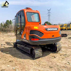 Mini pelle Doosan Dx75 originale en état neuf 90% à vendre heures basses 2000 utilisée pour les opérations de démolition - Product Image 4