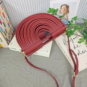 Bolso de Mano Tejido de Diseño Exclusivo, Moderno, Pequeño, Económico, de Moda, Estilo Bandolera, de Lujo, para Mujer - Product Image 1