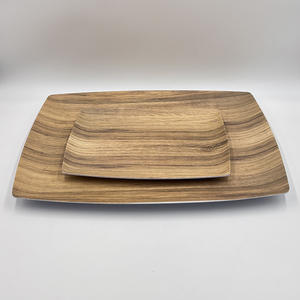 <span class=keywords><strong>Plateau</strong></span> <span class=keywords><strong>de</strong></span> service rectangulaire en mélamine imitation bois <span class=keywords><strong>de</strong></span> 13 pouces avec bord arrondi pour restaurant et usage domestique - Product Image 2