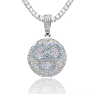Colgante Redondo de Lujo 3D Personalizado OEM con Moissanita VVS y Baño de Oro Blanco sobre Plata 925 - Product Image 2