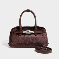 Sac à main de luxe pour femme en fausse fourrure, sac bowling avec fermoir rotatif, poignée en cuir roulé, sac à bandoulière et sacoche