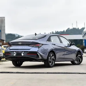 セダンヒュンダイエラントラ1.5L CVT燃料車20222023中国の安い中古車