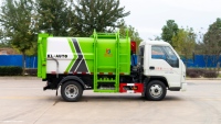 Camion à ordures compacteur à chargement latéral diesel manuel Foton 4x2 de haute qualité pour l'élimination des déchets municipaux